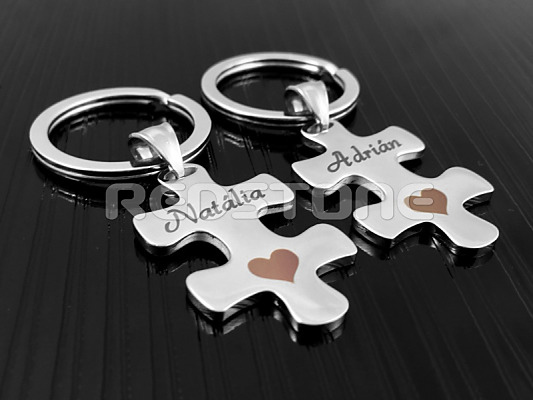 Sada klíčenek pro páry ve tvaru puzzle